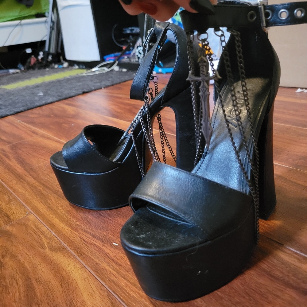 Dollskill Widow Heels